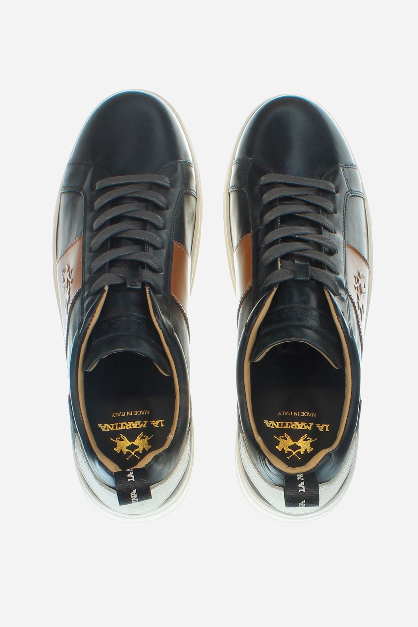 Leather sneaker