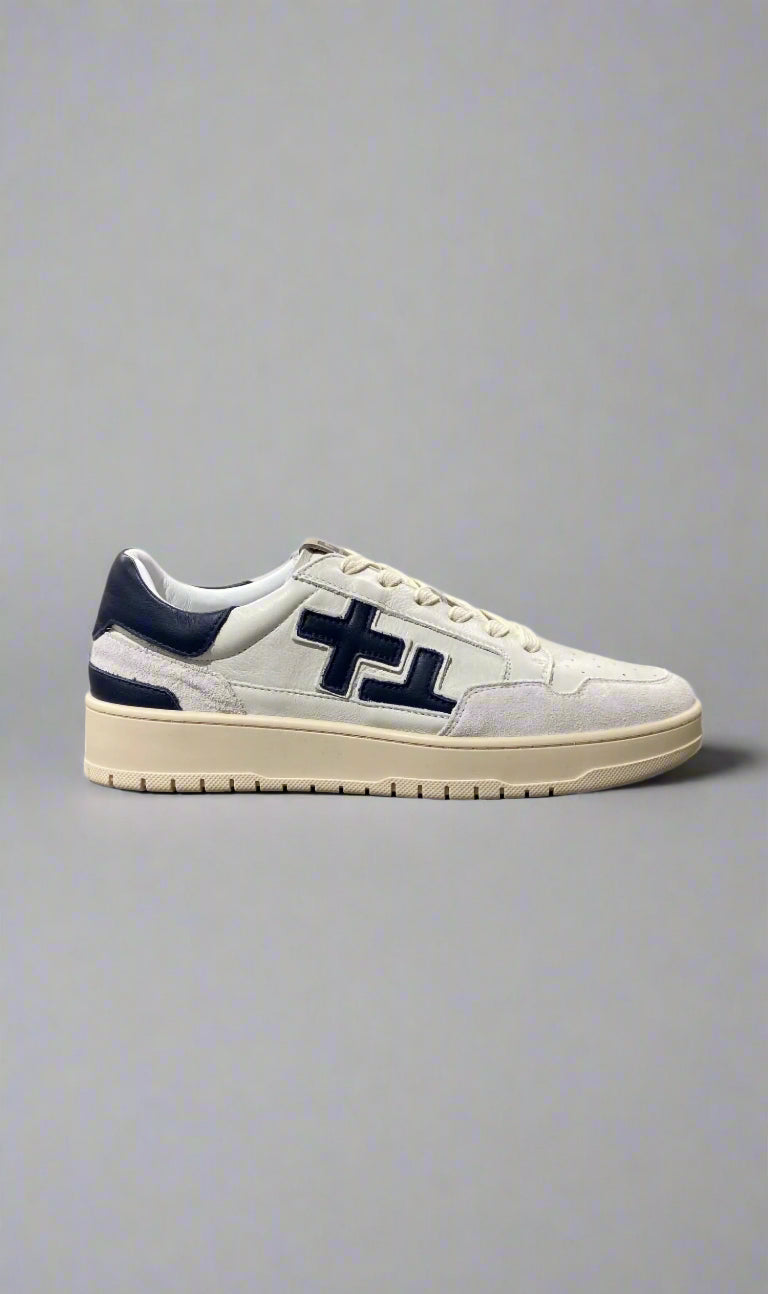 Court Sneaker