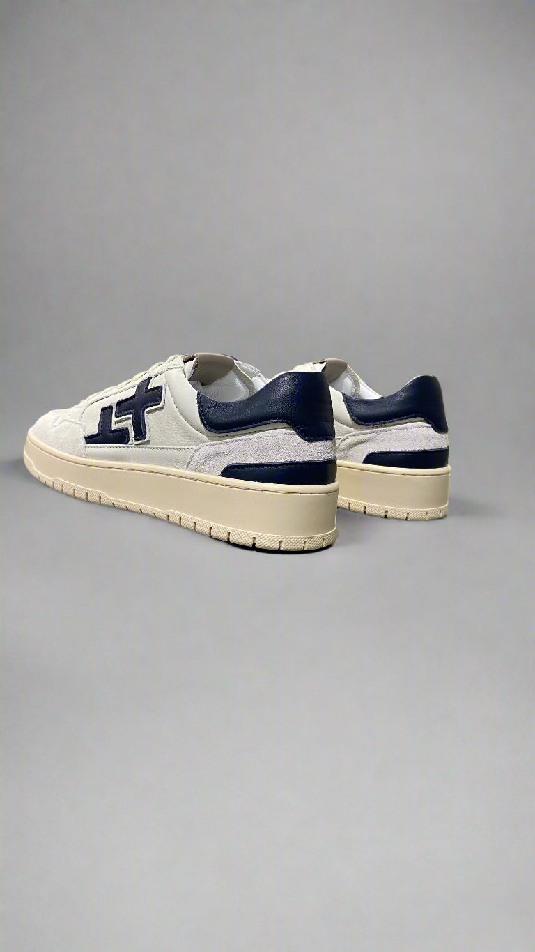 Court Sneaker