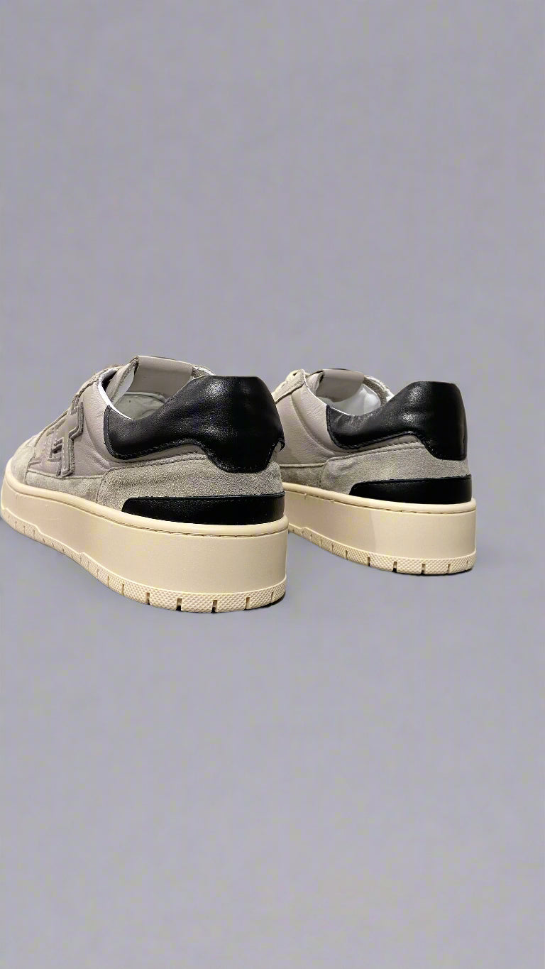 Court Sneaker