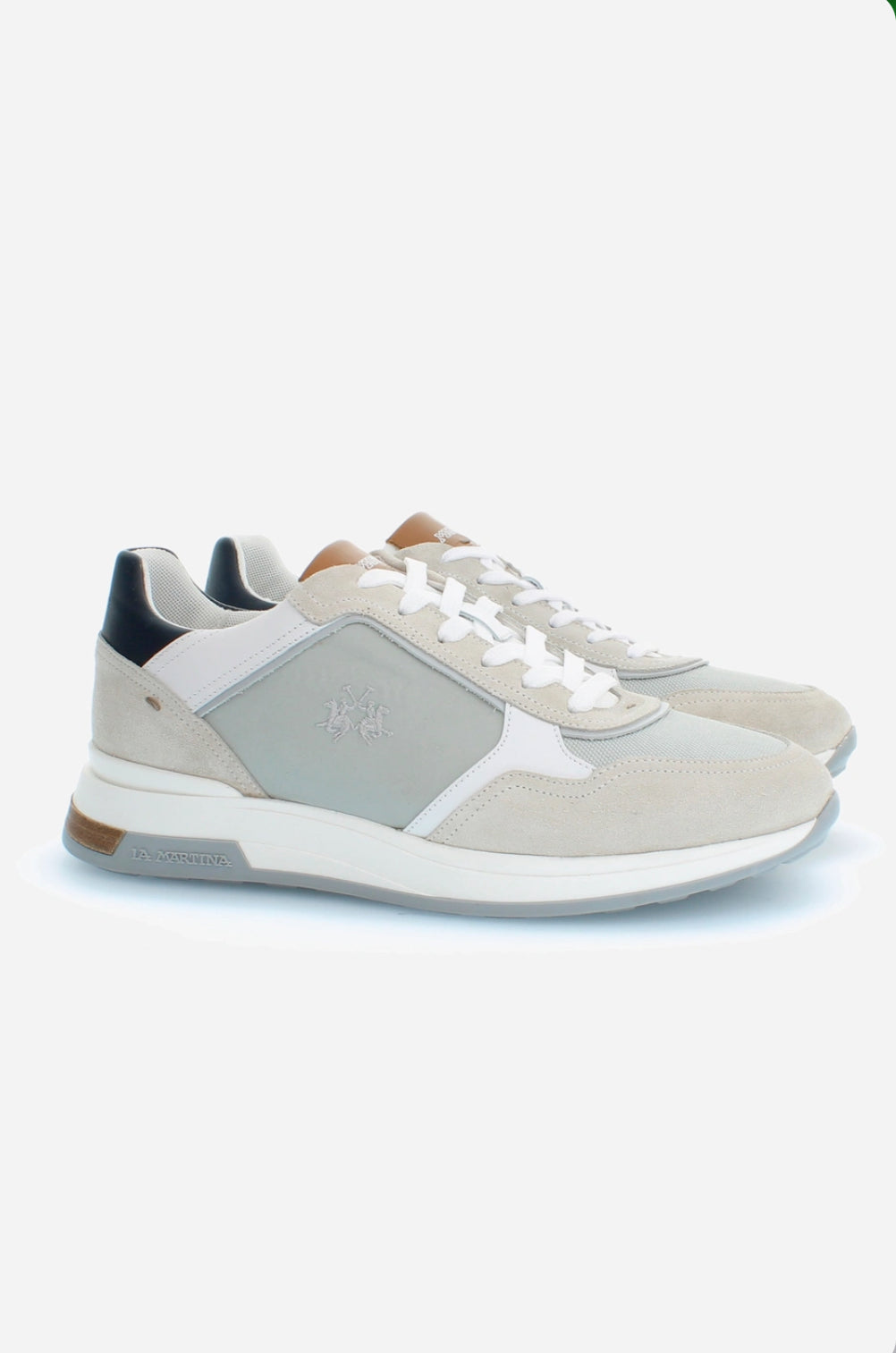 Lace up runner