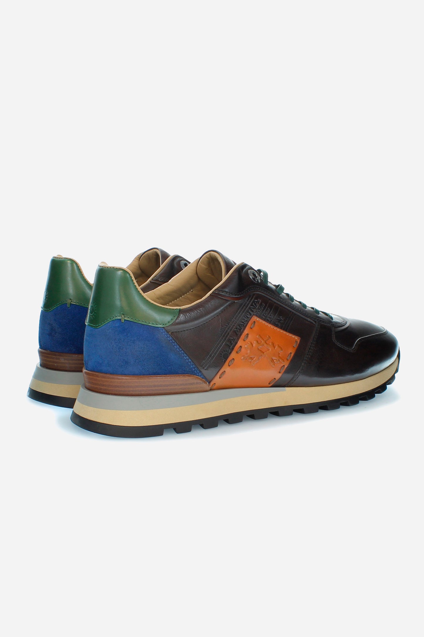 Leather sneaker