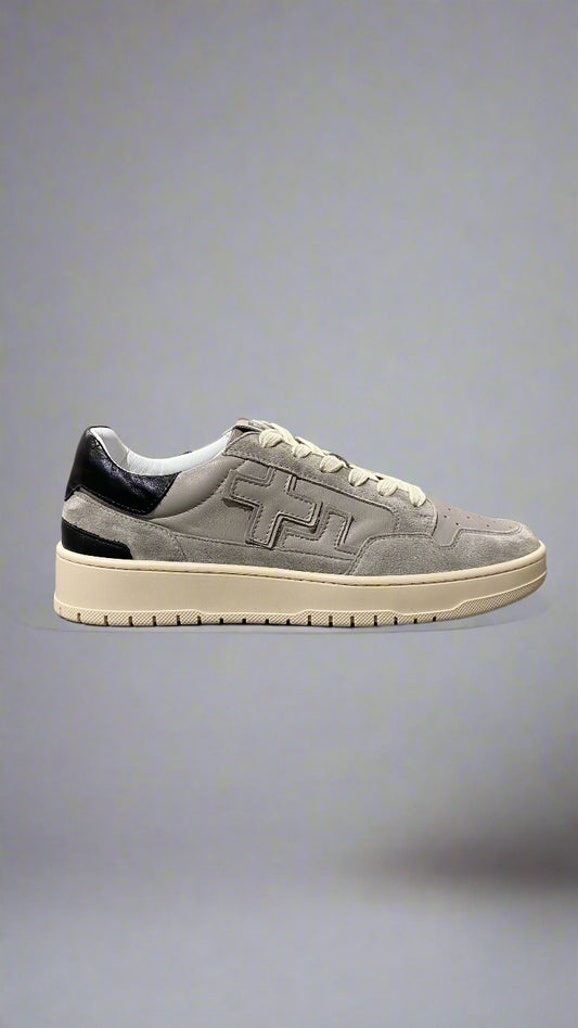 Court Sneaker